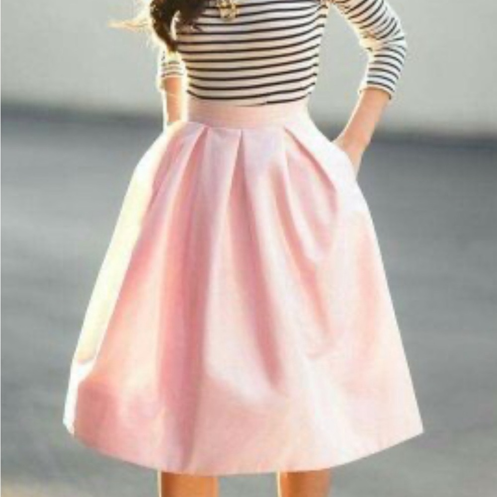 White House Black Market light pink skirt